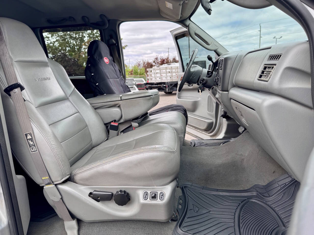 Used 2004 Ford F250 Lariat AWD/4WD image 16