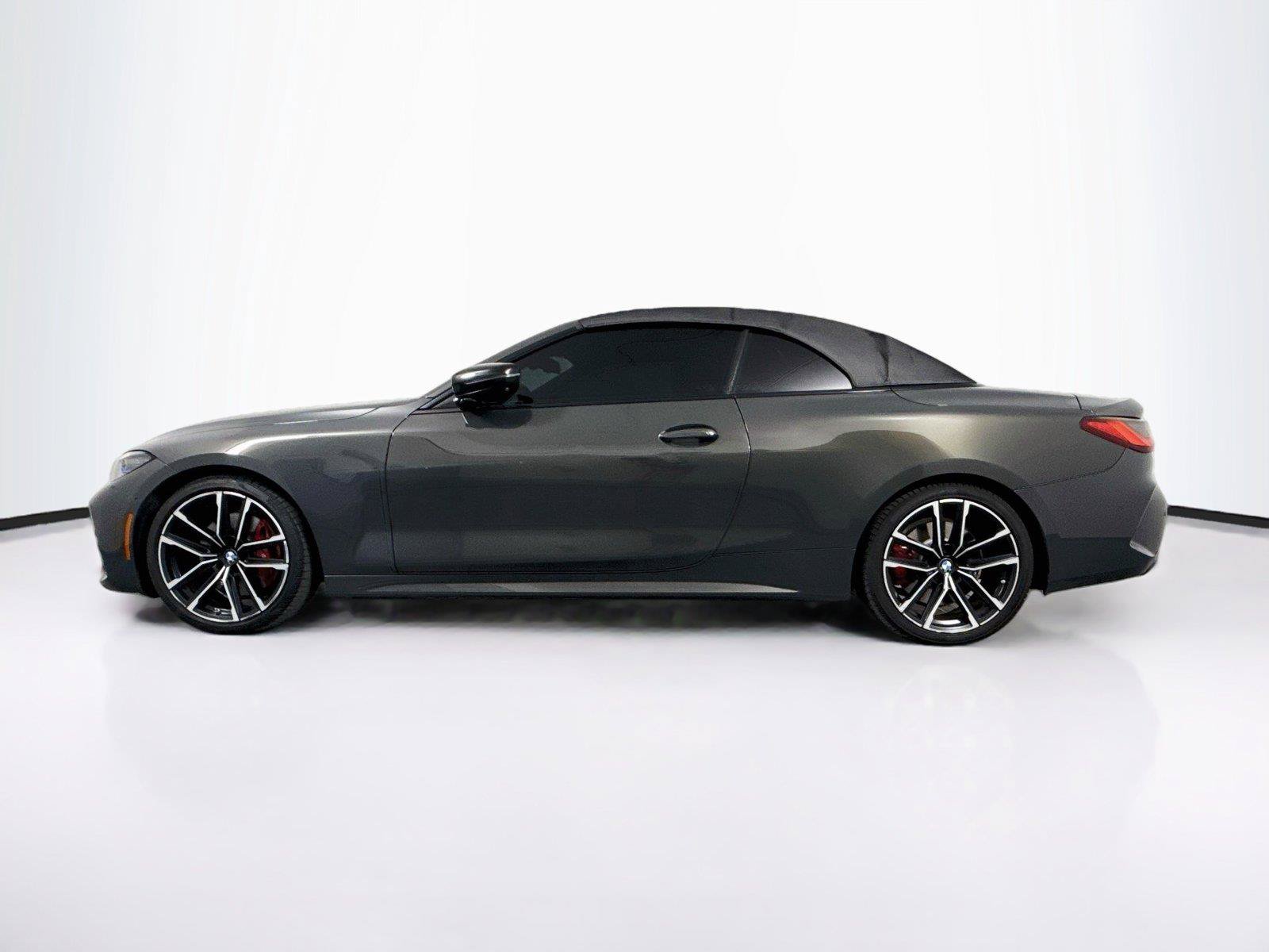 Used 2022 BMW M440i Convertible RWD image 2