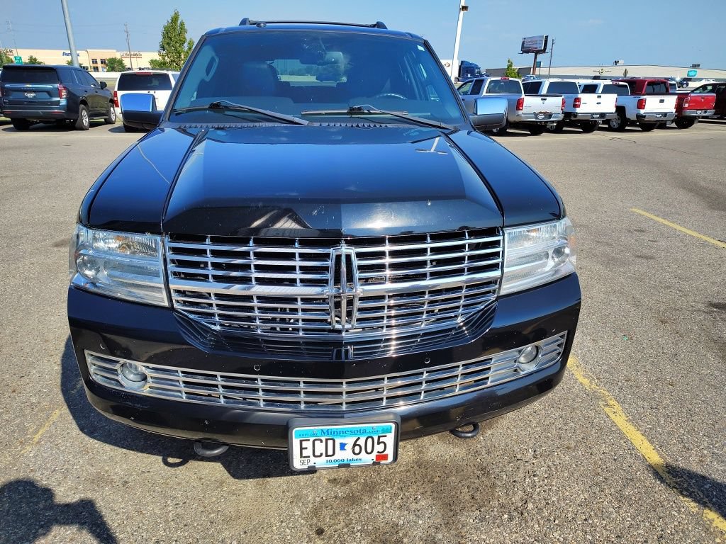 Used 2012 Lincoln Navigator 4WD image 2