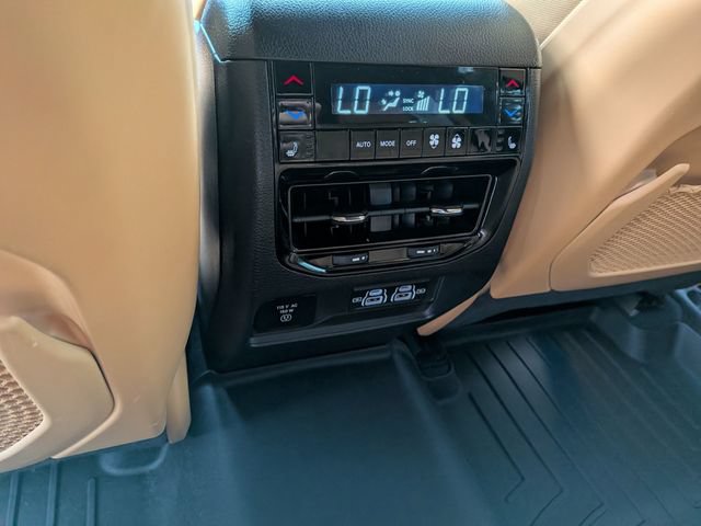 Used 2024 Jeep Grand Cherokee Summit AWD/4WD image 36