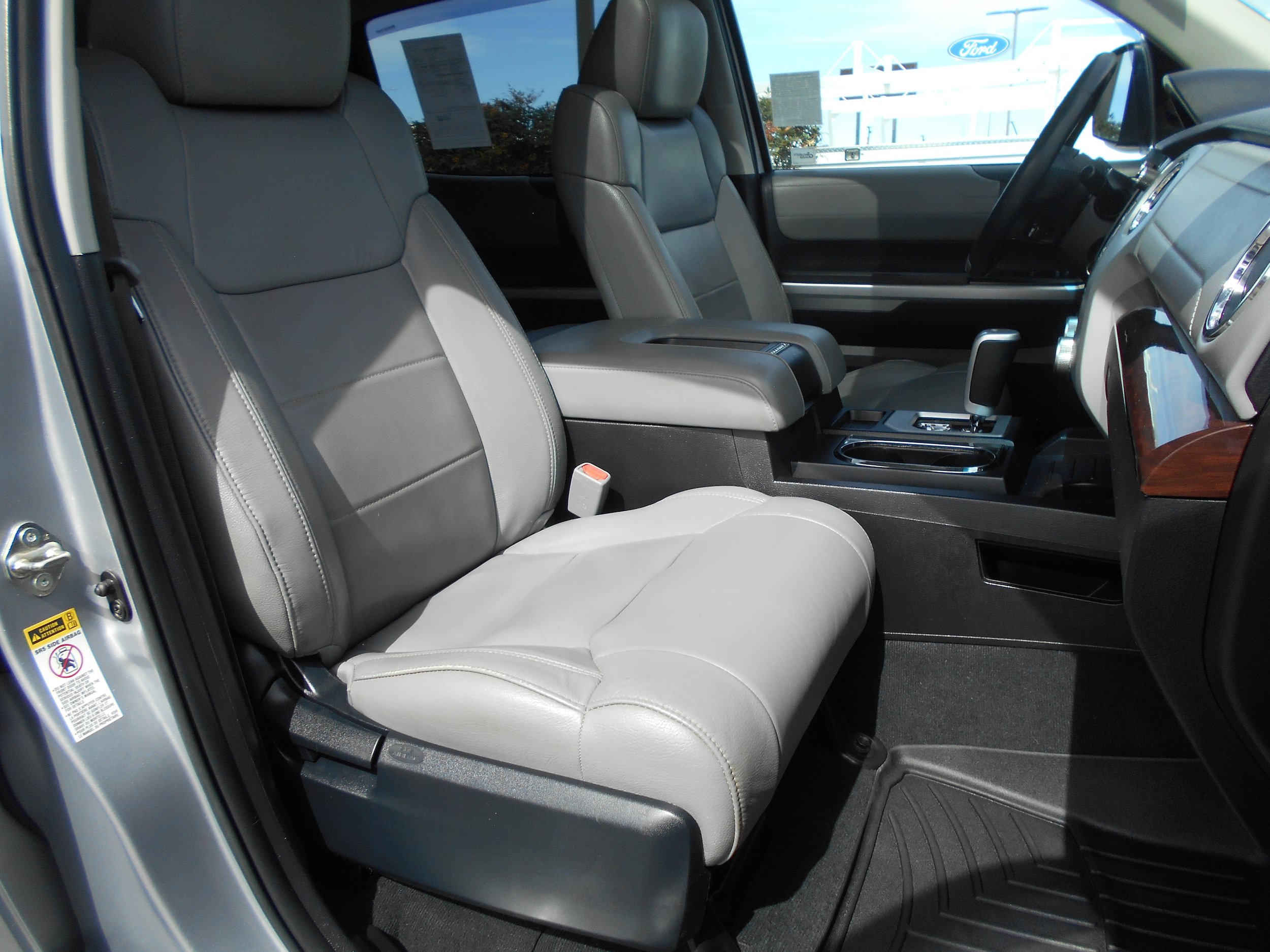 Used 2016 Toyota Tundra Limited w/ Limited Premium Package AWD/4WD image 11