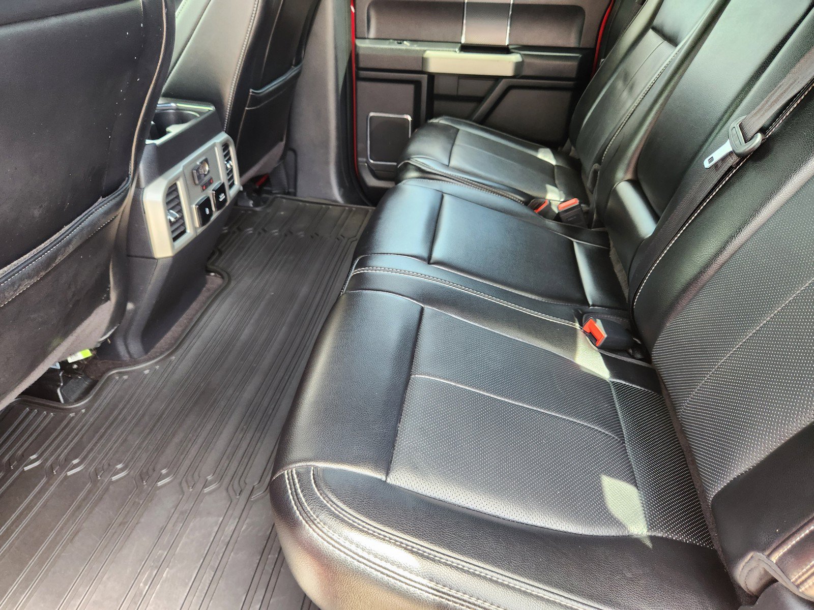 Used 2020 Ford F150 Lariat w/ Equipment Group 502A Luxury AWD/4WD image 13