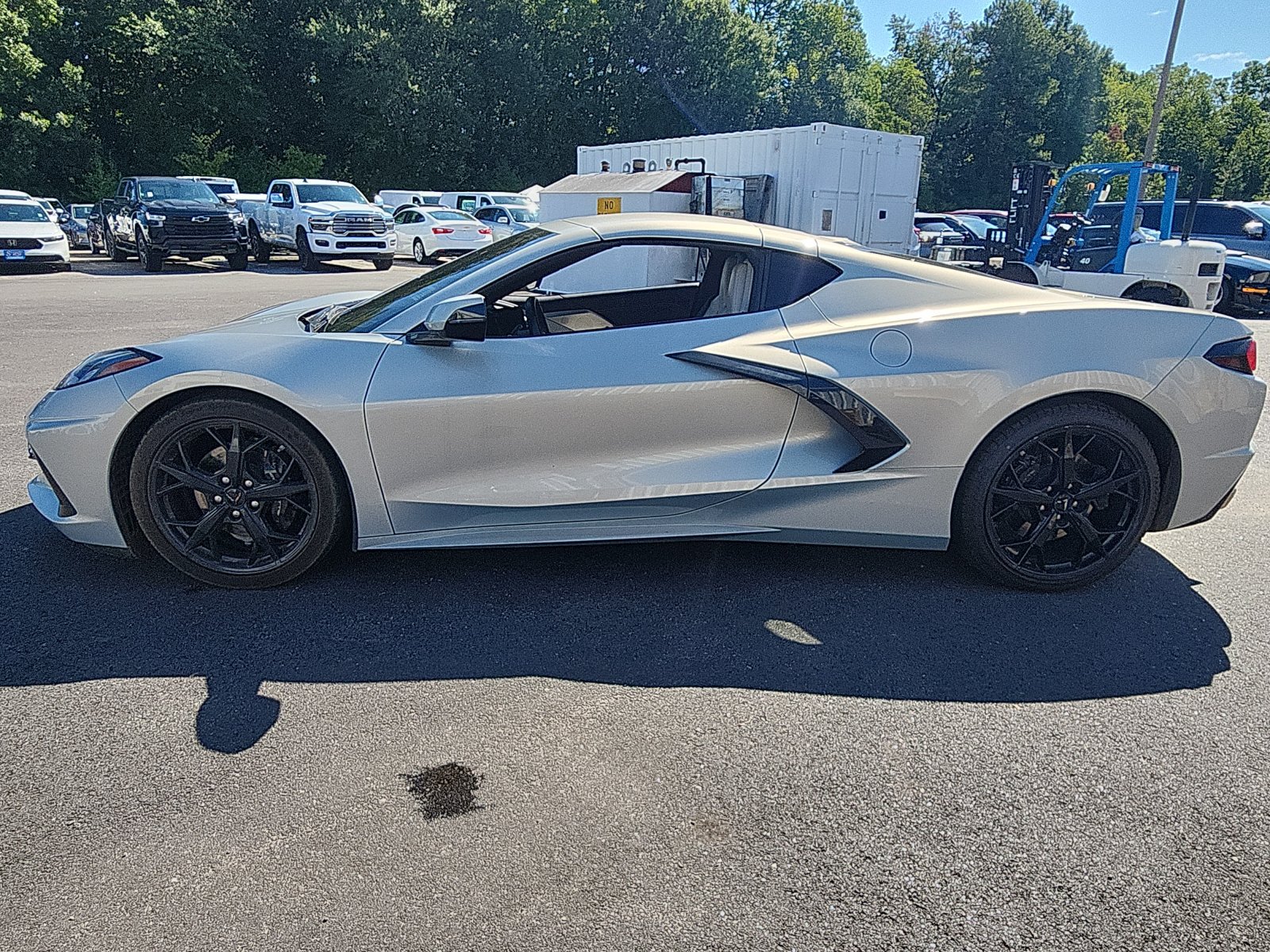 Used 2022 Chevrolet Corvette Stingray Preferred Cpe w/ 2LT RWD image 2