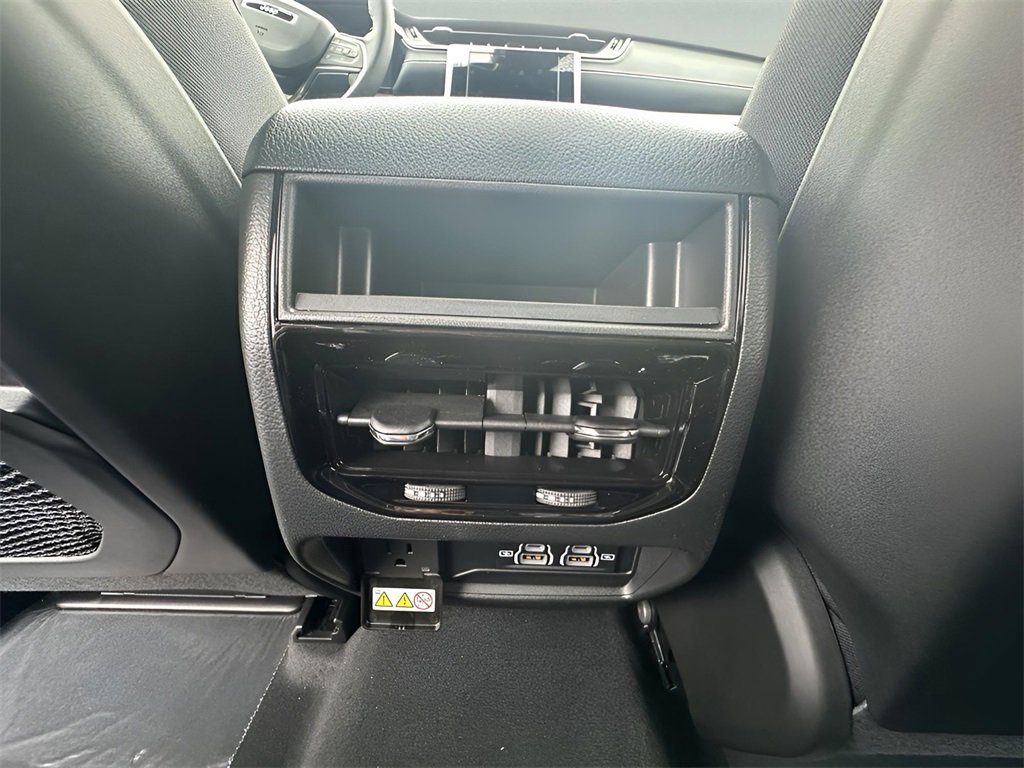 New 2025 Jeep Grand Cherokee Altitude image 34