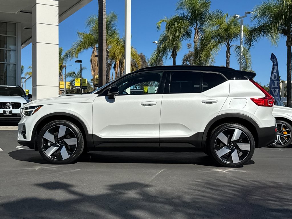 Certified 2023 Volvo XC40 Recharge Ultimate AWD/4WD image 2