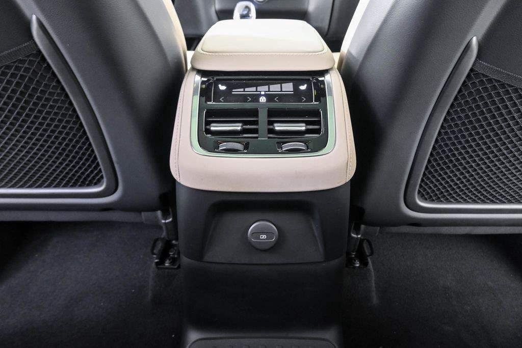 Certified 2025 Volvo XC90 T8 Plus AWD/4WD image 21