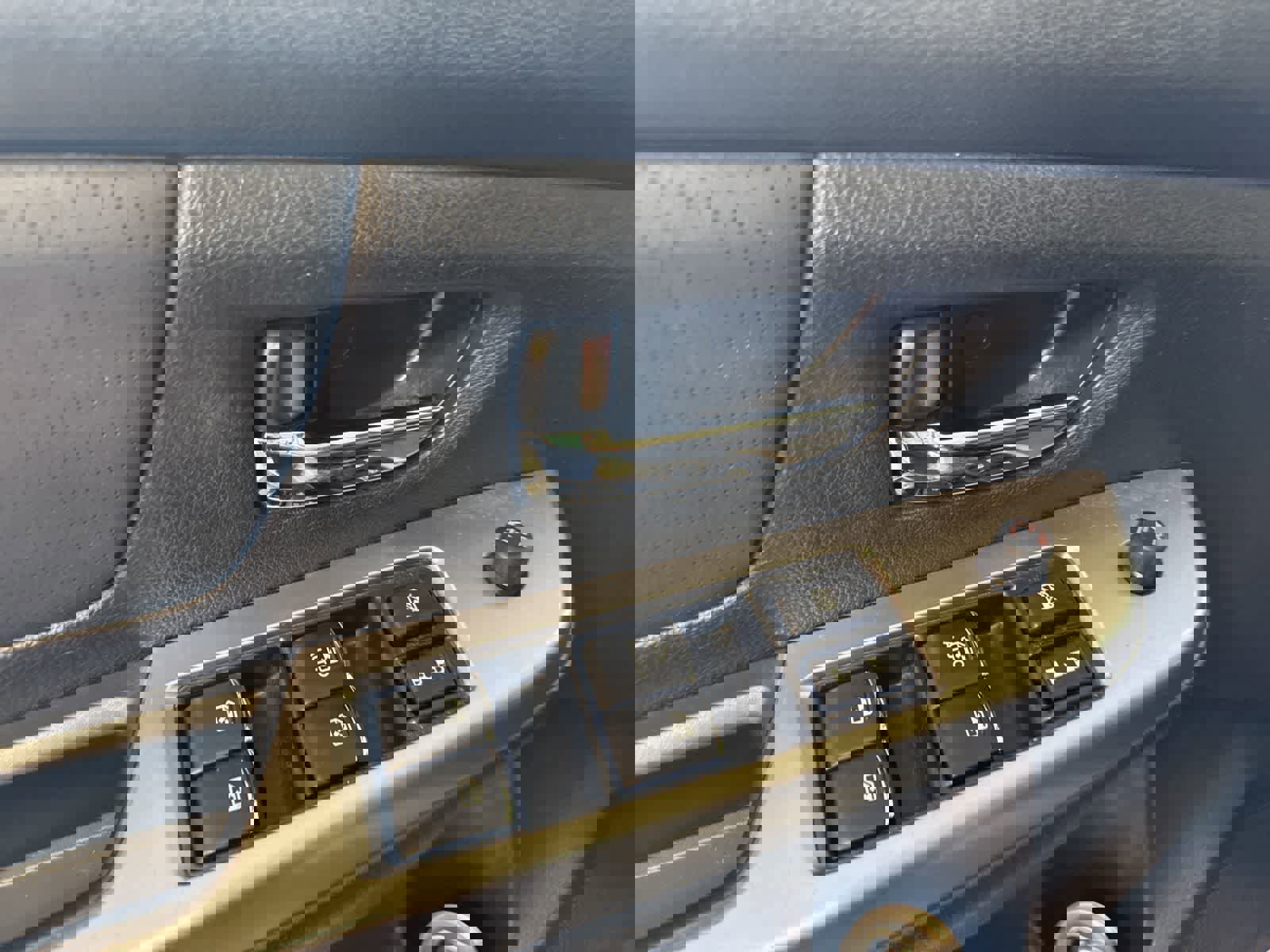 Used 2015 Subaru Crosstrek 2.0i Limited w/ Popular Package #2 image 18