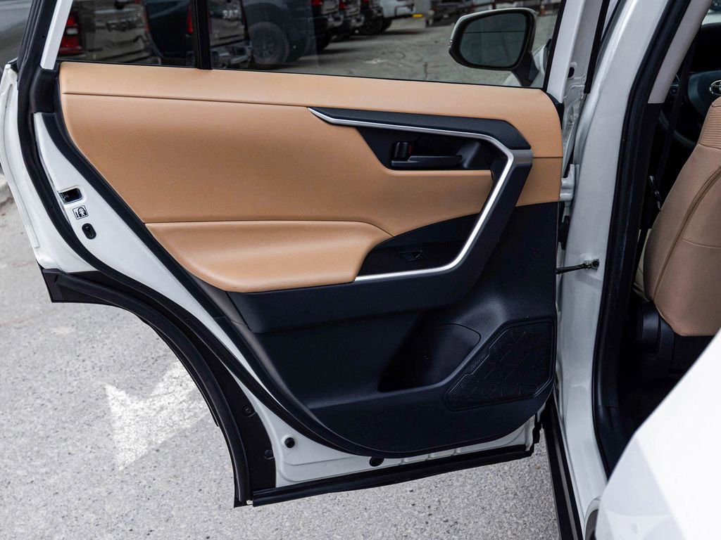 Used 2019 Toyota RAV4 LE w/ All Weather Liner Package AWD/4WD image 13