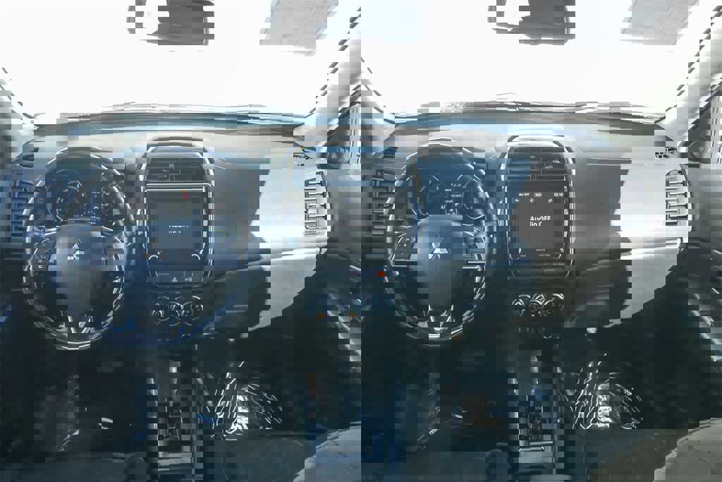 Used 2021 Mitsubishi Outlander Sport SE image 11