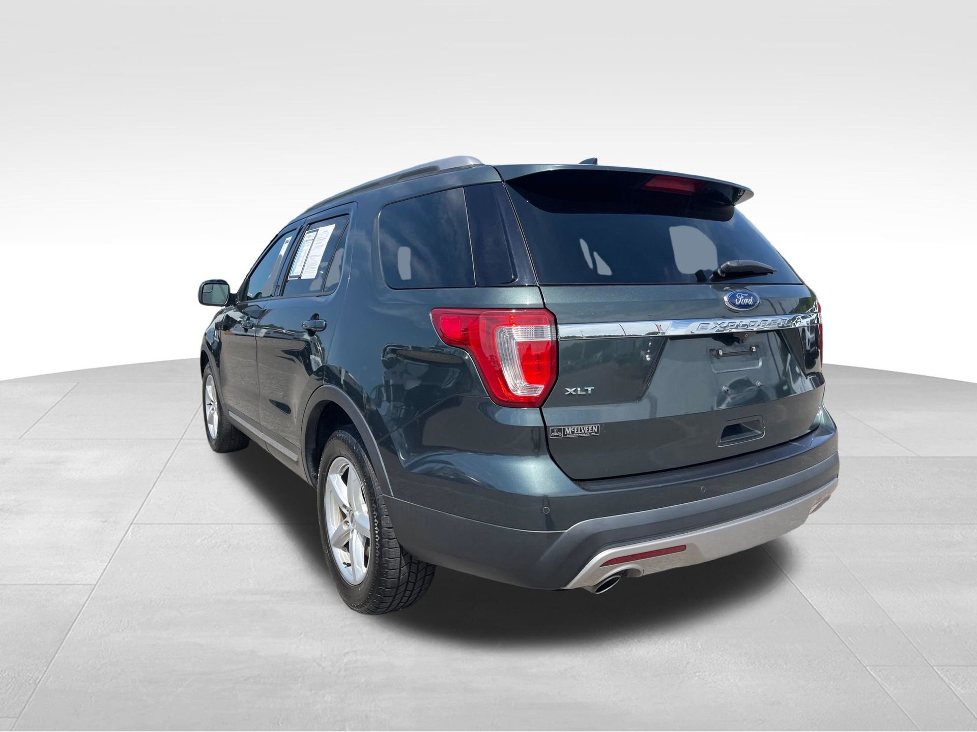 Used 2016 Ford Explorer XLT w/ Equipment Group 202A FWD image 8