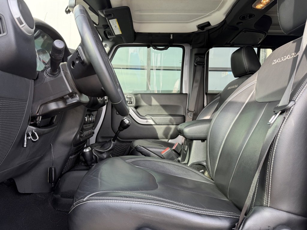 Used 2017 Jeep Wrangler Unlimited Sahara w/ Max Tow Package image 10