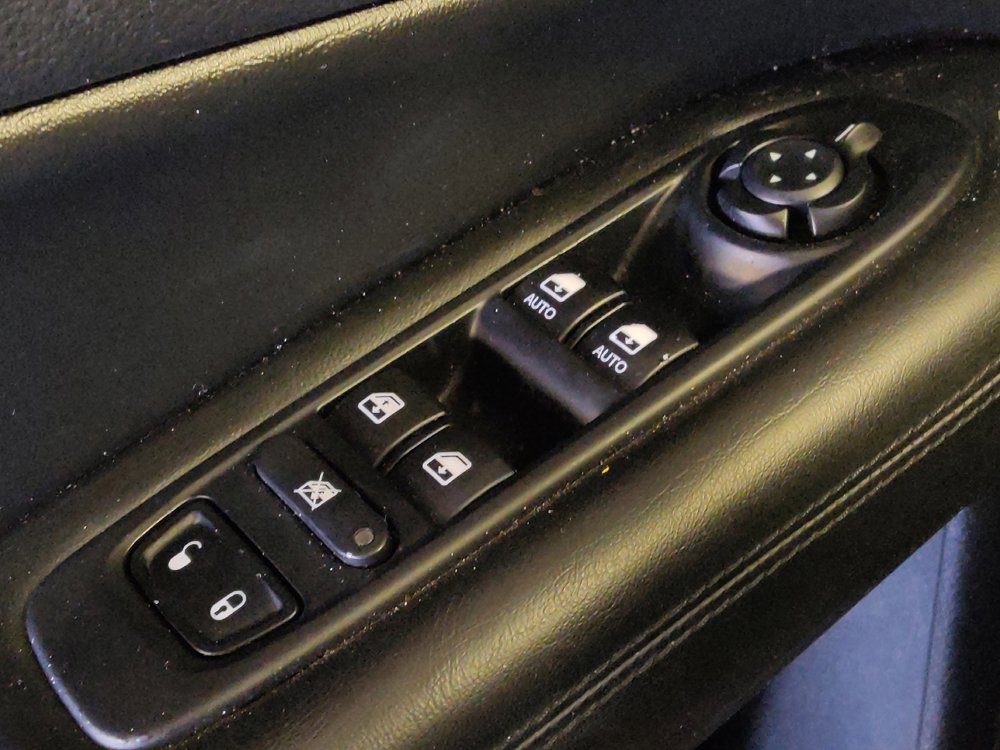 Used 2018 Jeep Compass Latitude w/ Popular Equipment Group FWD image 27