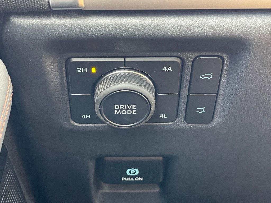 New 2025 Ford Expedition Active image 13