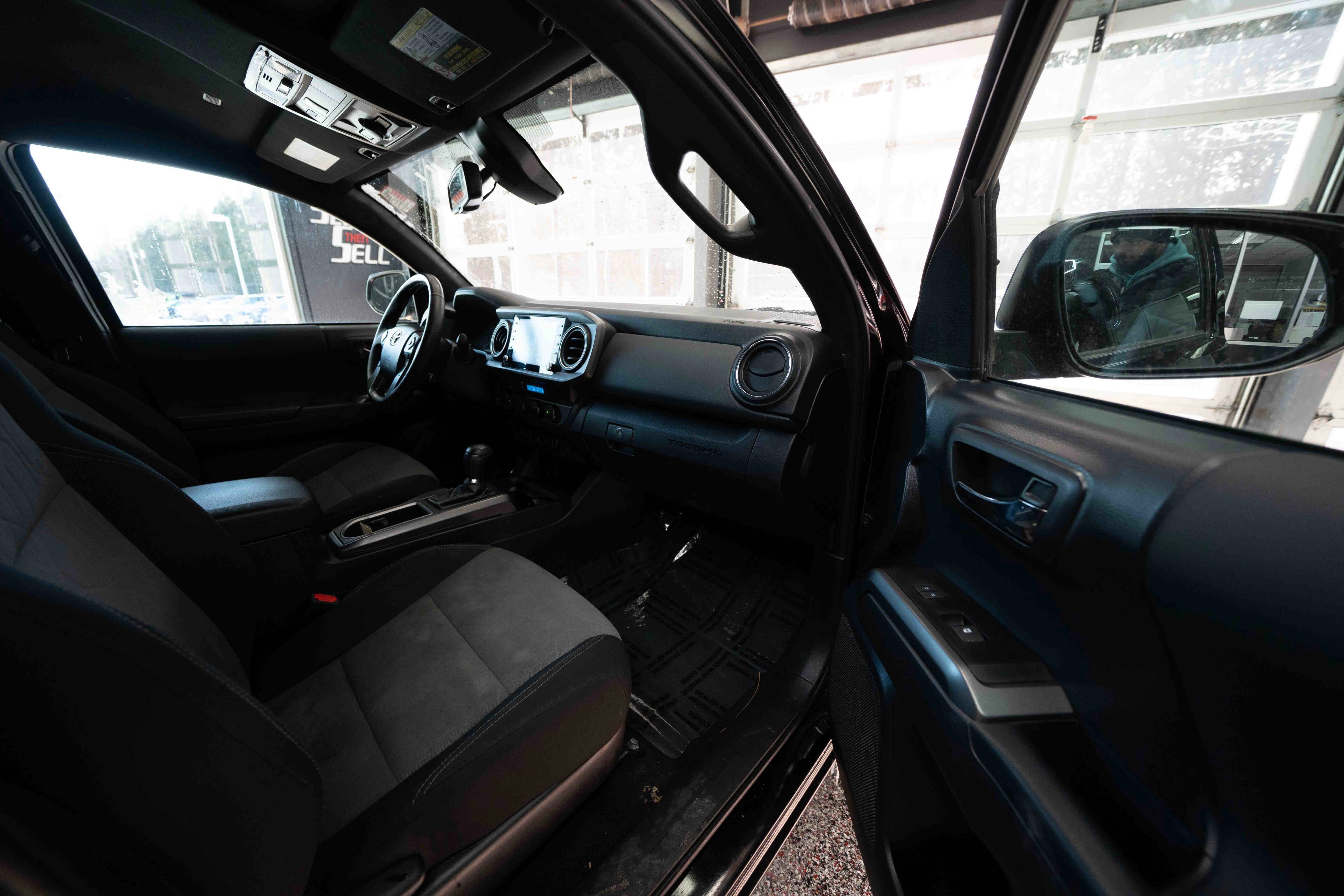 Used 2023 Toyota Tacoma TRD Off-Road image 25