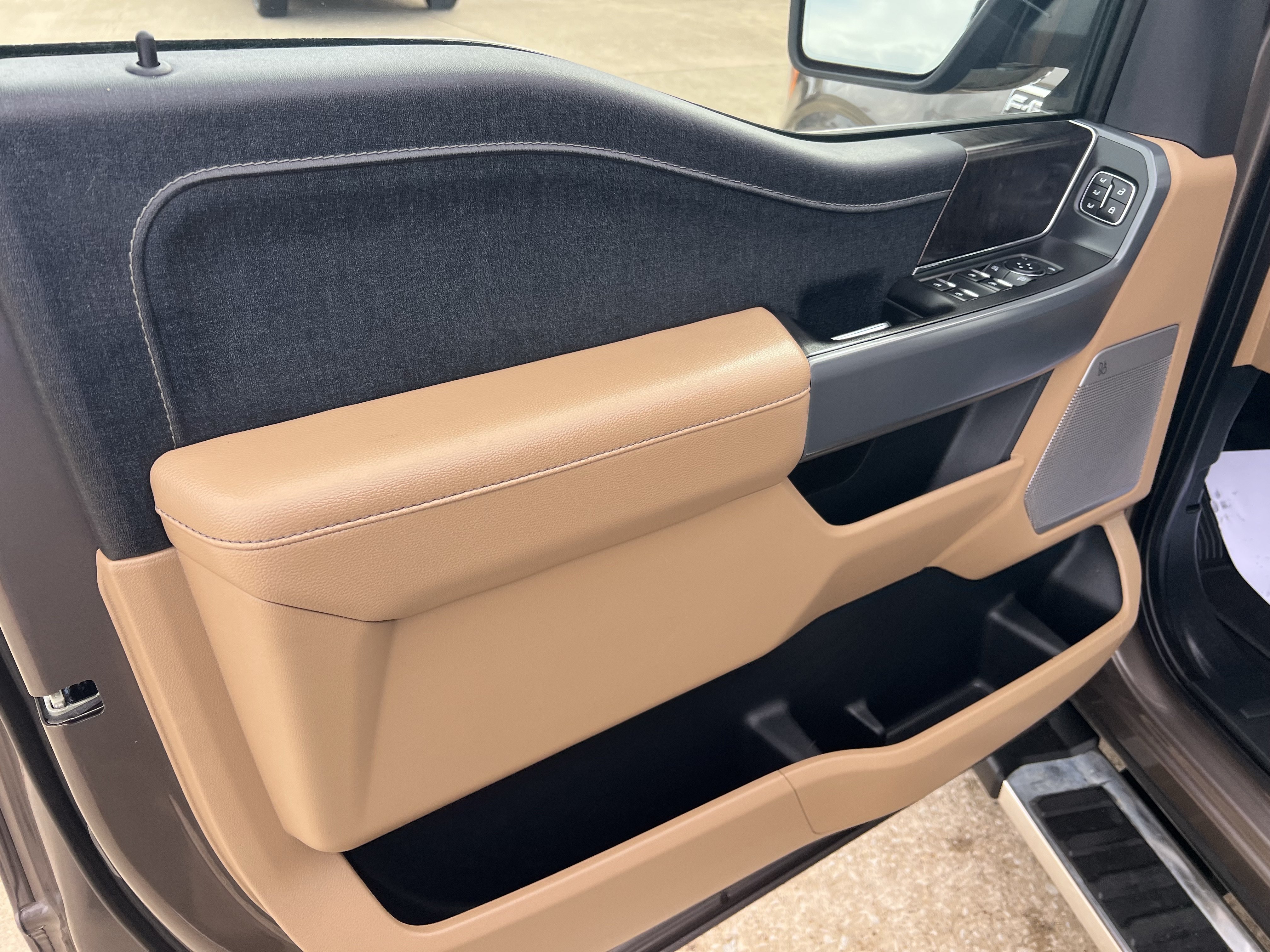 Used 2023 Ford F150 Lariat AWD/4WD image 18