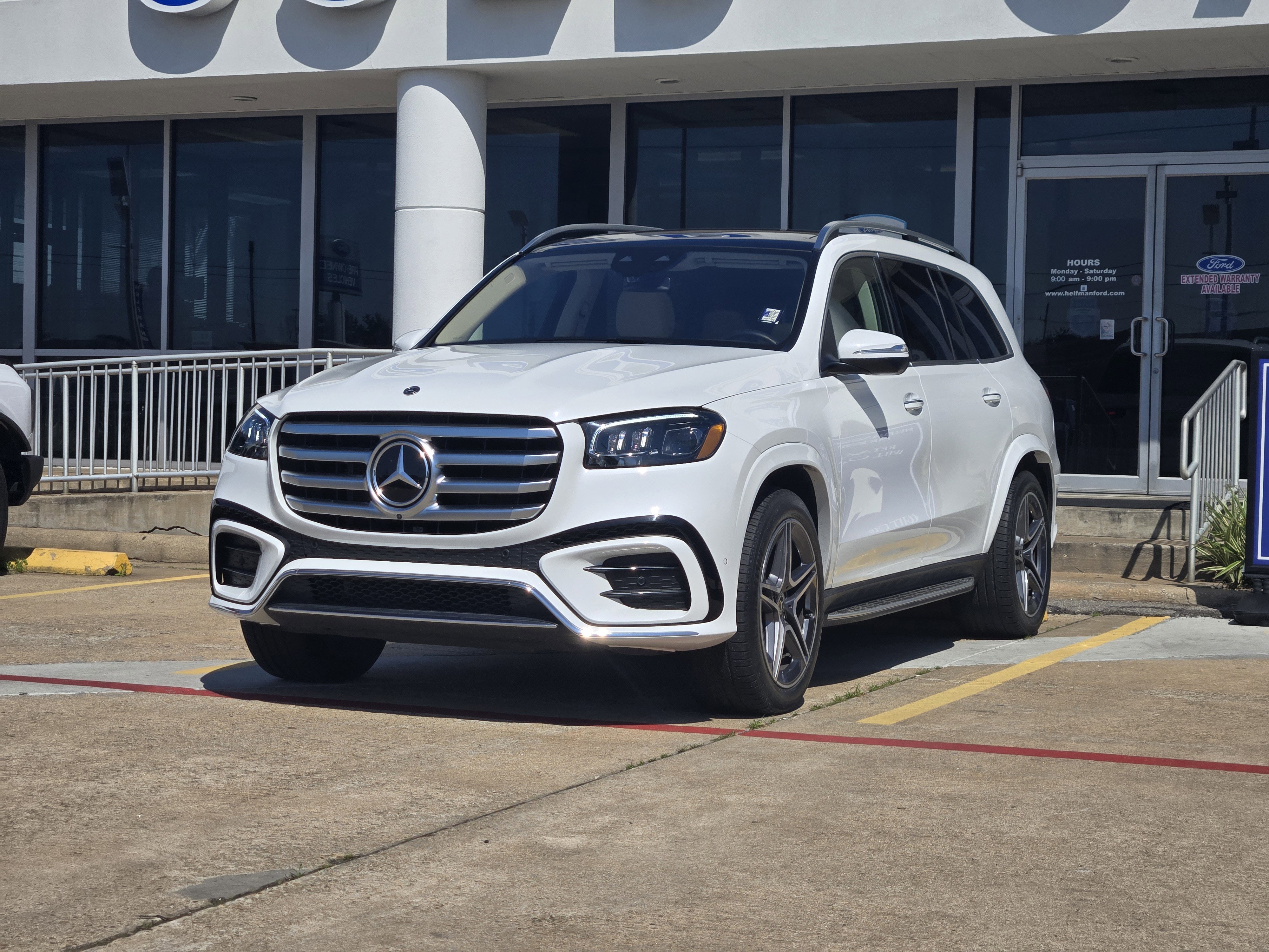 Used 2025 Mercedes-Benz GLS 450 4MATIC image 2