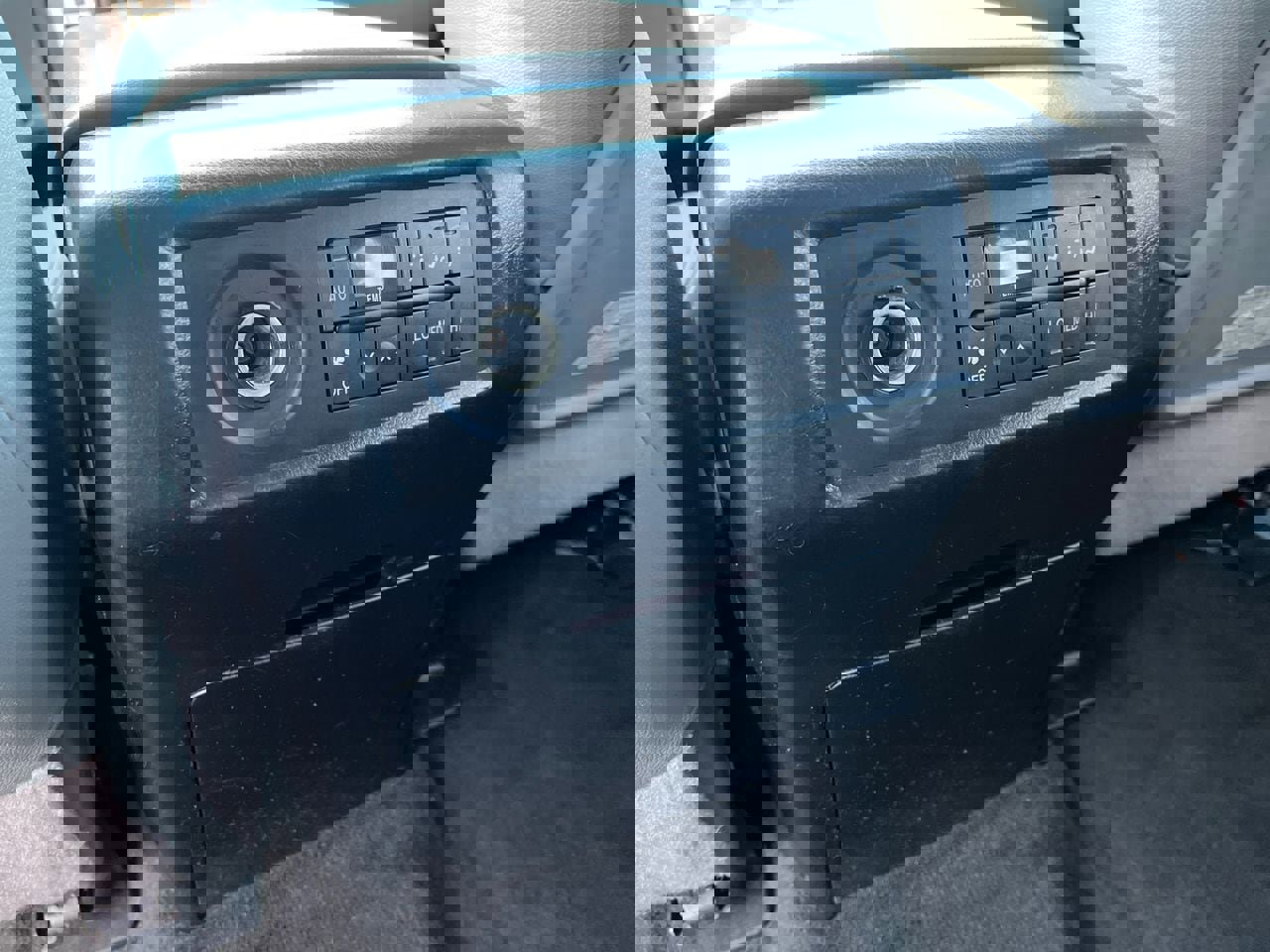 Used 2013 Toyota Sequoia SR5 image 24