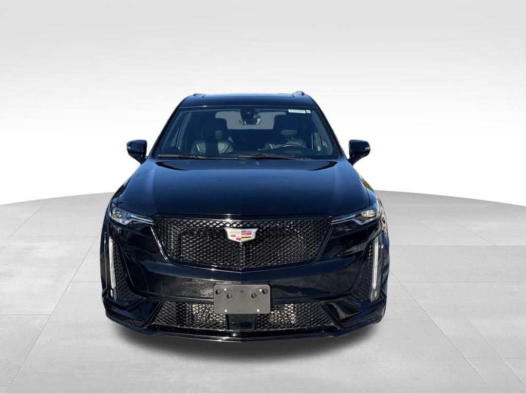 Used 2024 Cadillac XT6 Sport w/ LPO, ONYX Package image 5