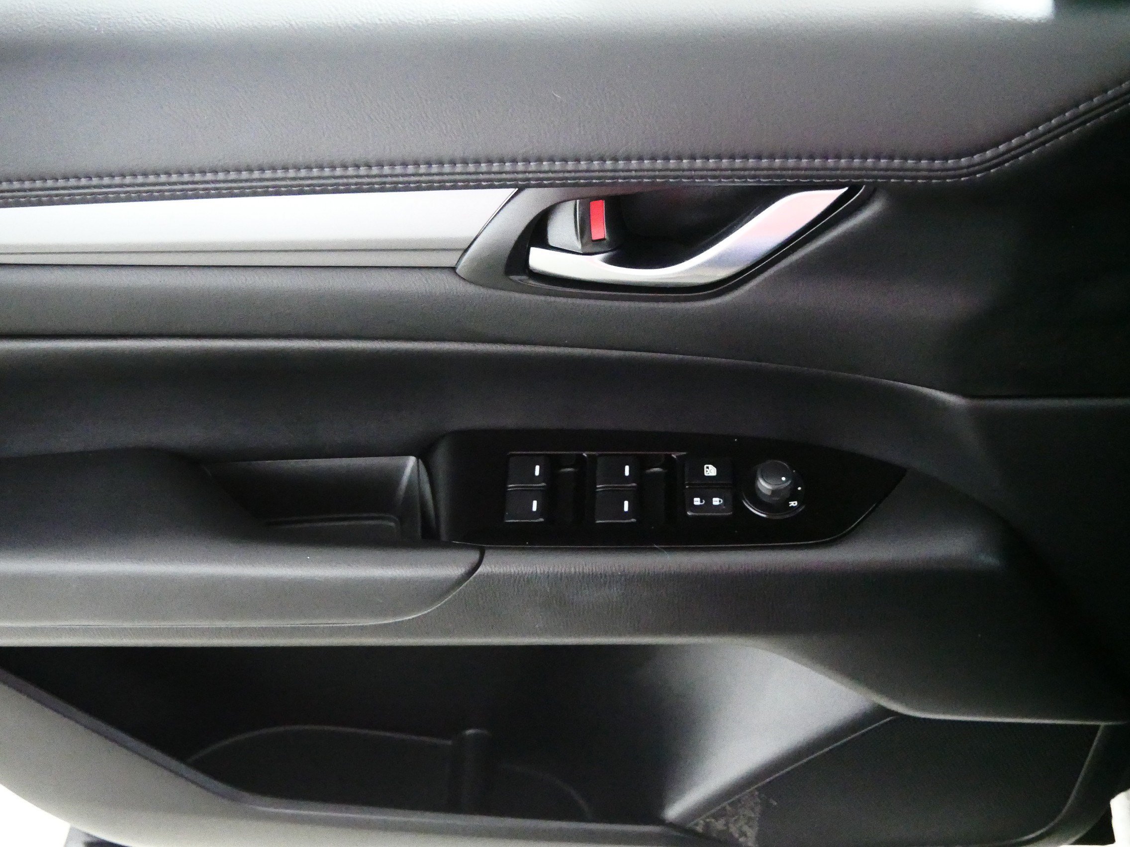Used 2025 MAZDA CX-5 AWD 2.5 S w/ Preferred Package image 19