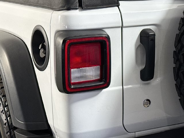 Used 2022 Jeep Wrangler Unlimited Sport AWD/4WD image 35