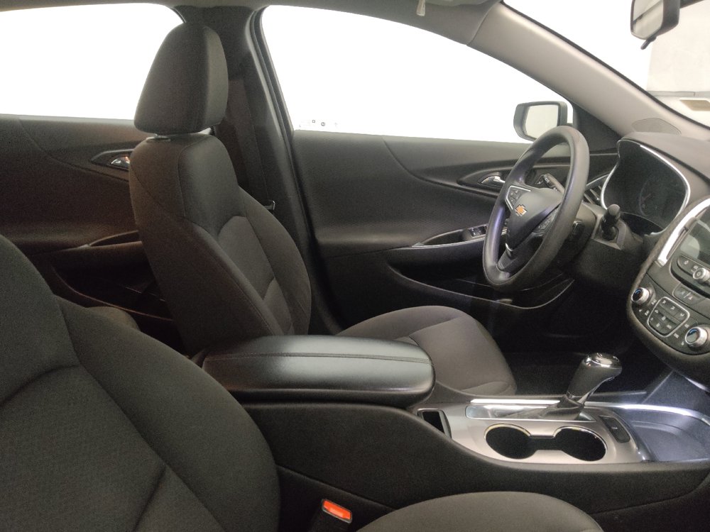 Used 2020 Chevrolet Malibu LT FWD image 21