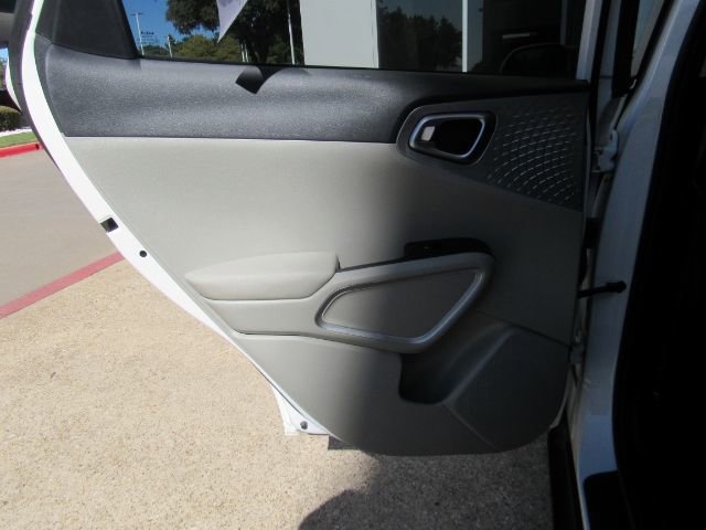 Used 2023 Kia Soul LX w/ LX Technology Package image 14