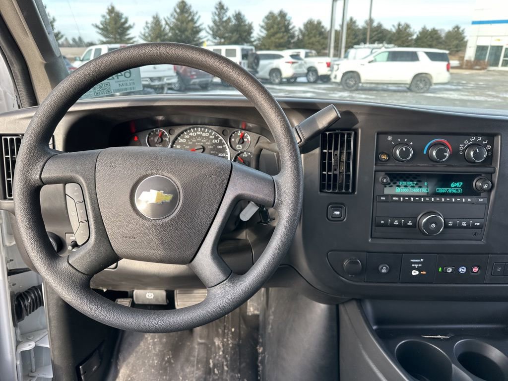 Used 2025 Chevrolet Express 2500 Extended w/ Communications Package image 7