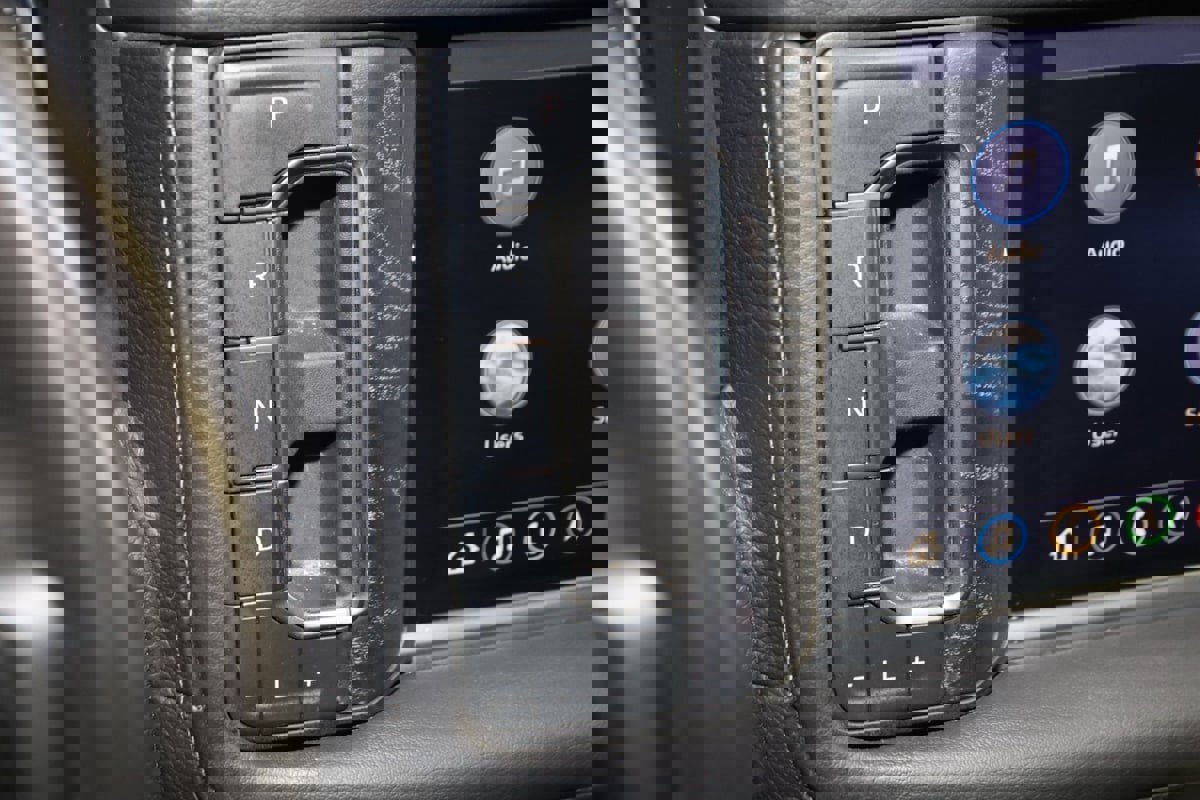 Used 2021 GMC Yukon Denali w/ Denali Premium Package image 7