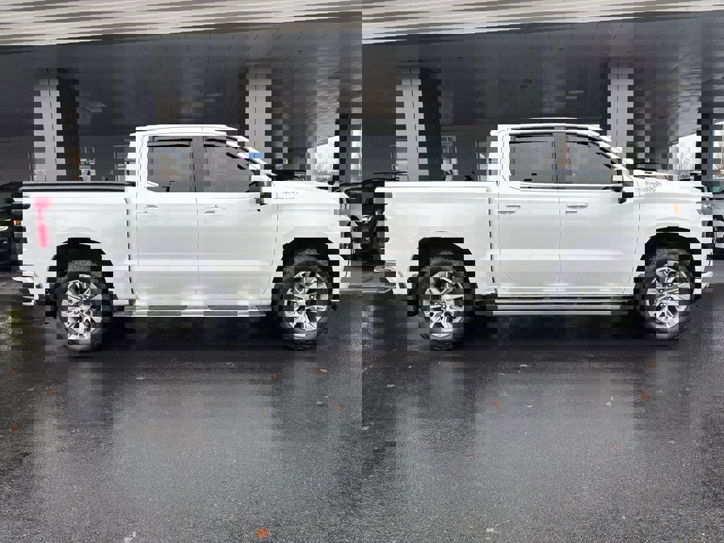 Used 2021 Chevrolet Silverado 1500 High Country w/ Technology Package image 3