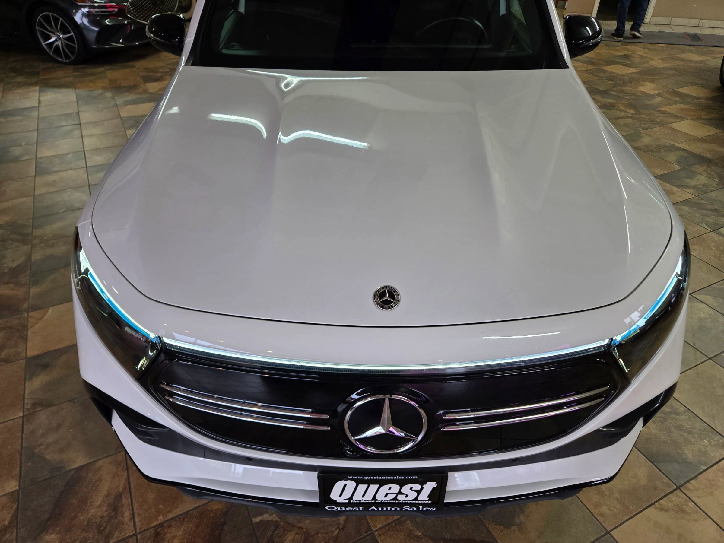 Used 2023 Mercedes-Benz EQB 350 4MATIC SUV image 15