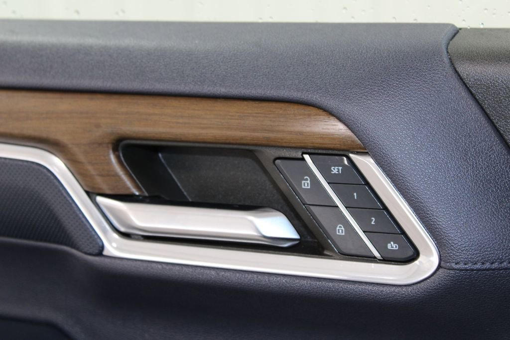 Used 2024 Chevrolet Silverado 1500 High Country w/ High Country Premium Package image 42