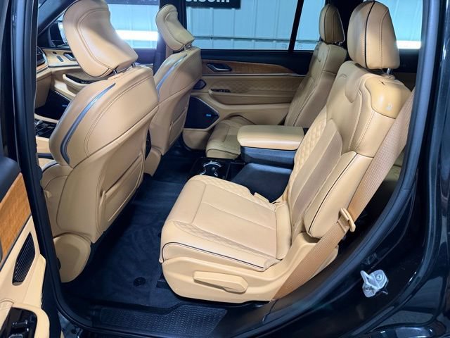 Used 2022 Jeep Grand Cherokee L Summit AWD/4WD image 10
