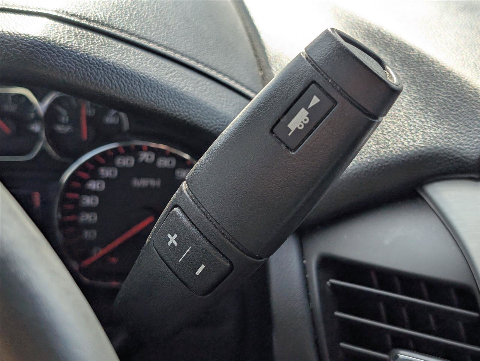 Used 2015 GMC Yukon SLE w/ Convenience Package image 24