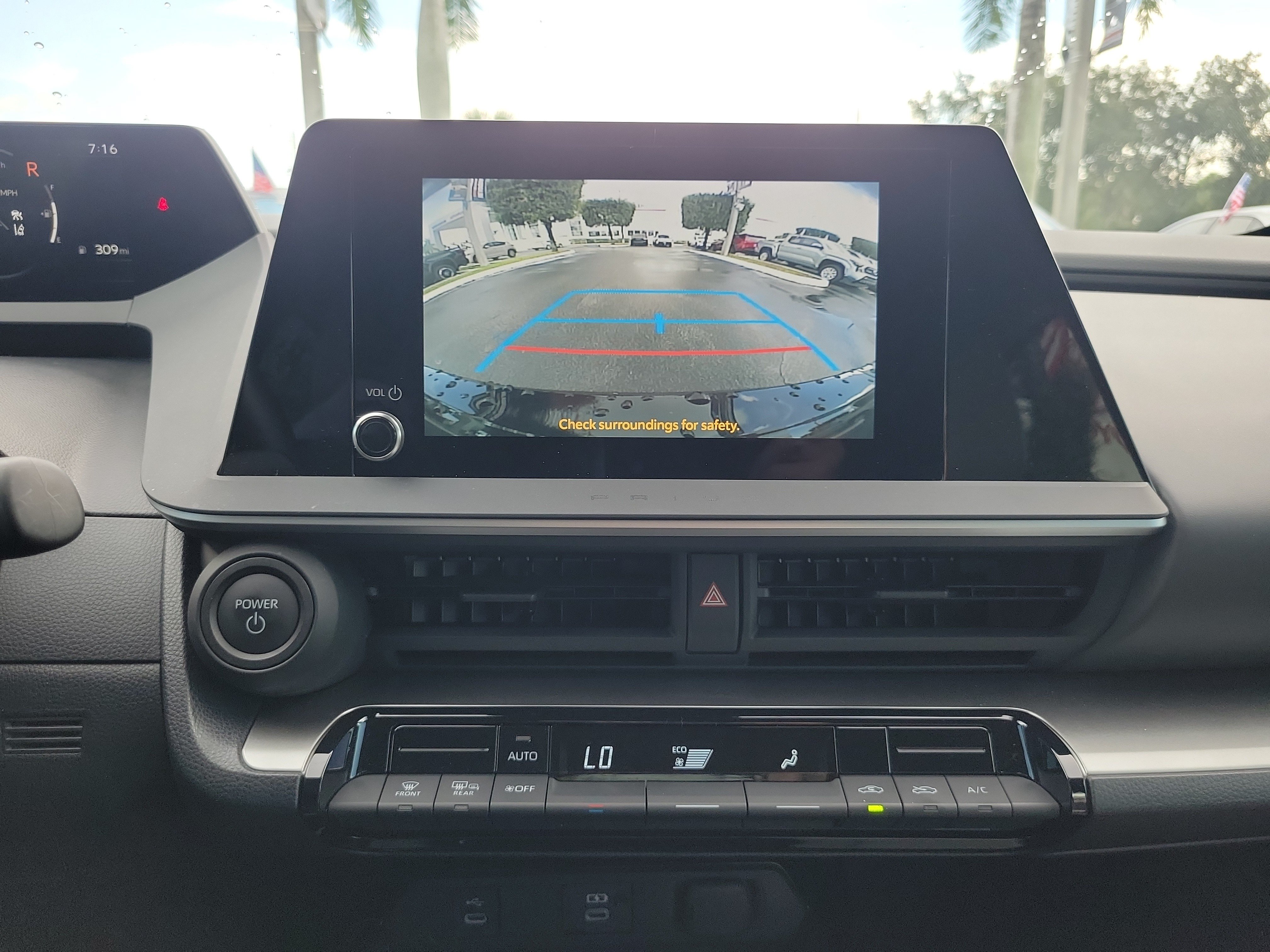 Used 2025 Toyota Prius LE FWD image 27