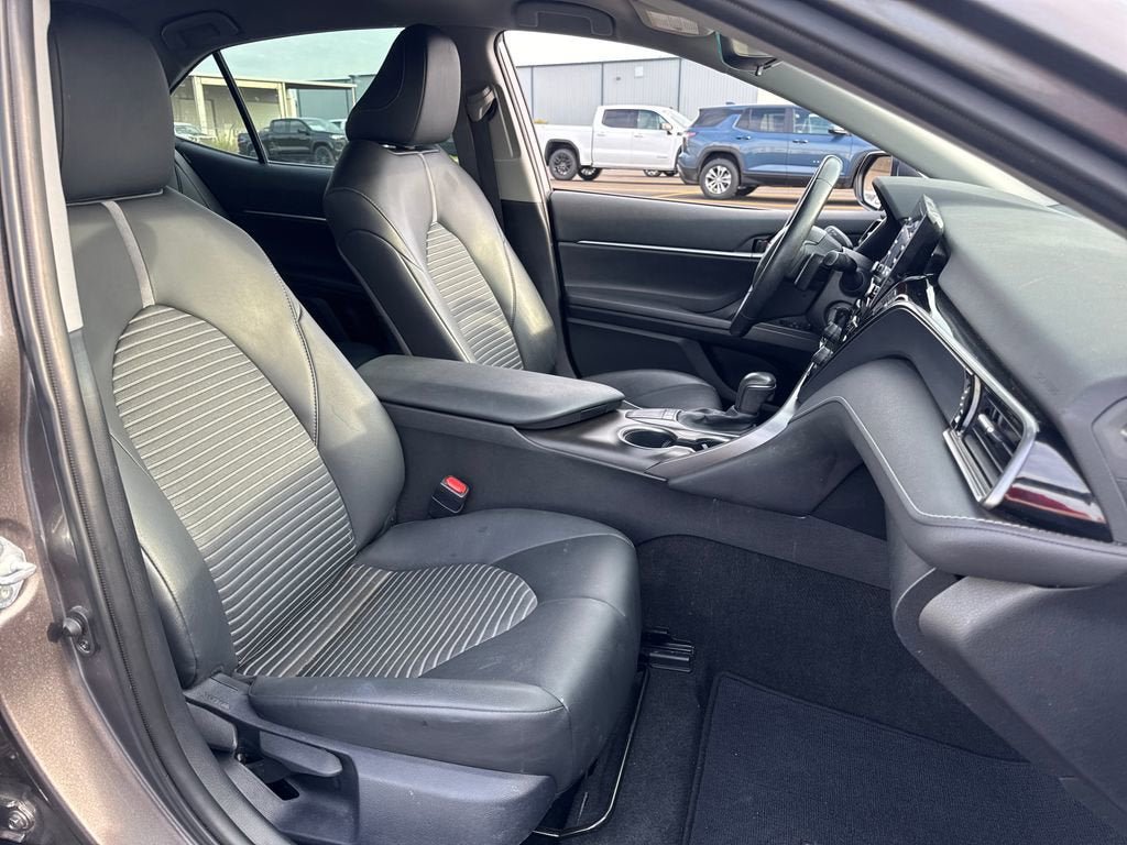 Used 2023 Toyota Camry SE FWD image 11