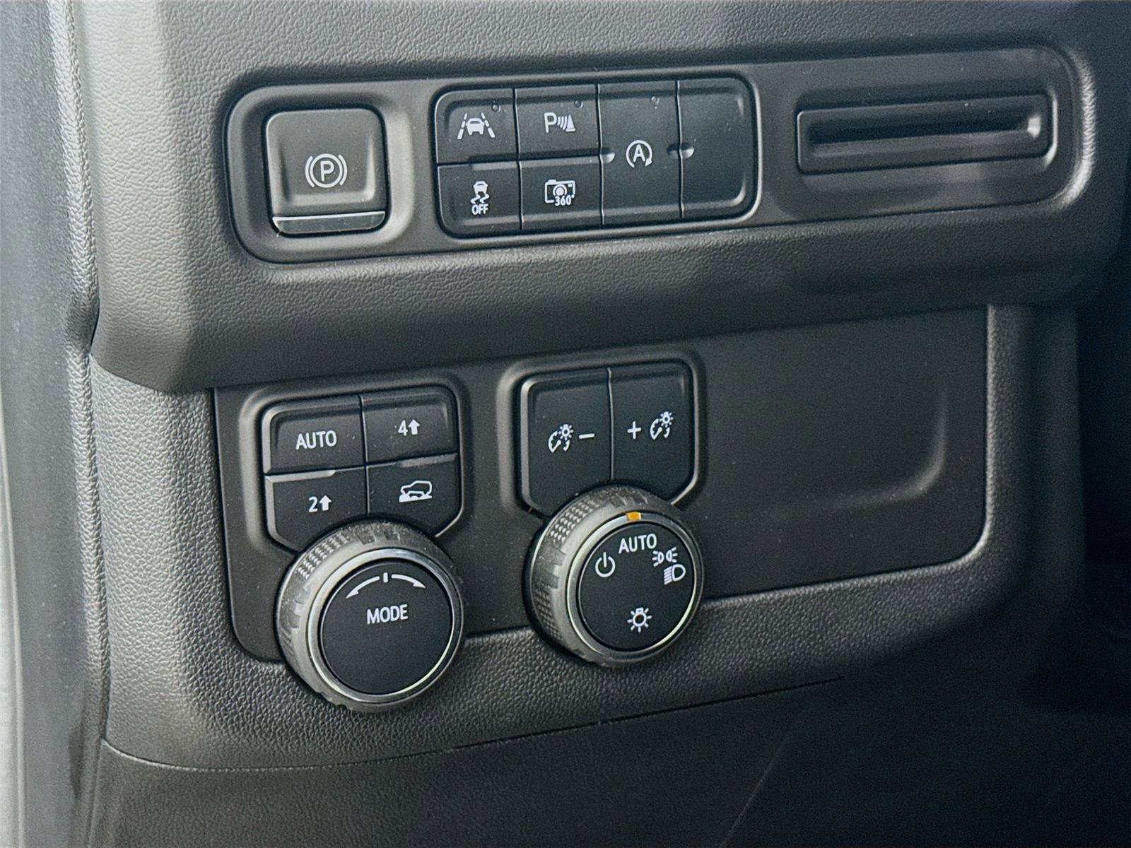 Used 2023 Chevrolet Tahoe RST w/ Luxury Package image 3