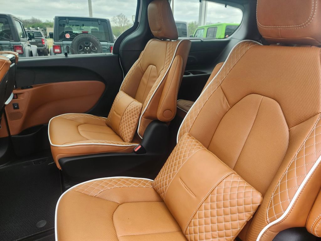 New 2026 Chrysler Pacifica Pinnacle image 9