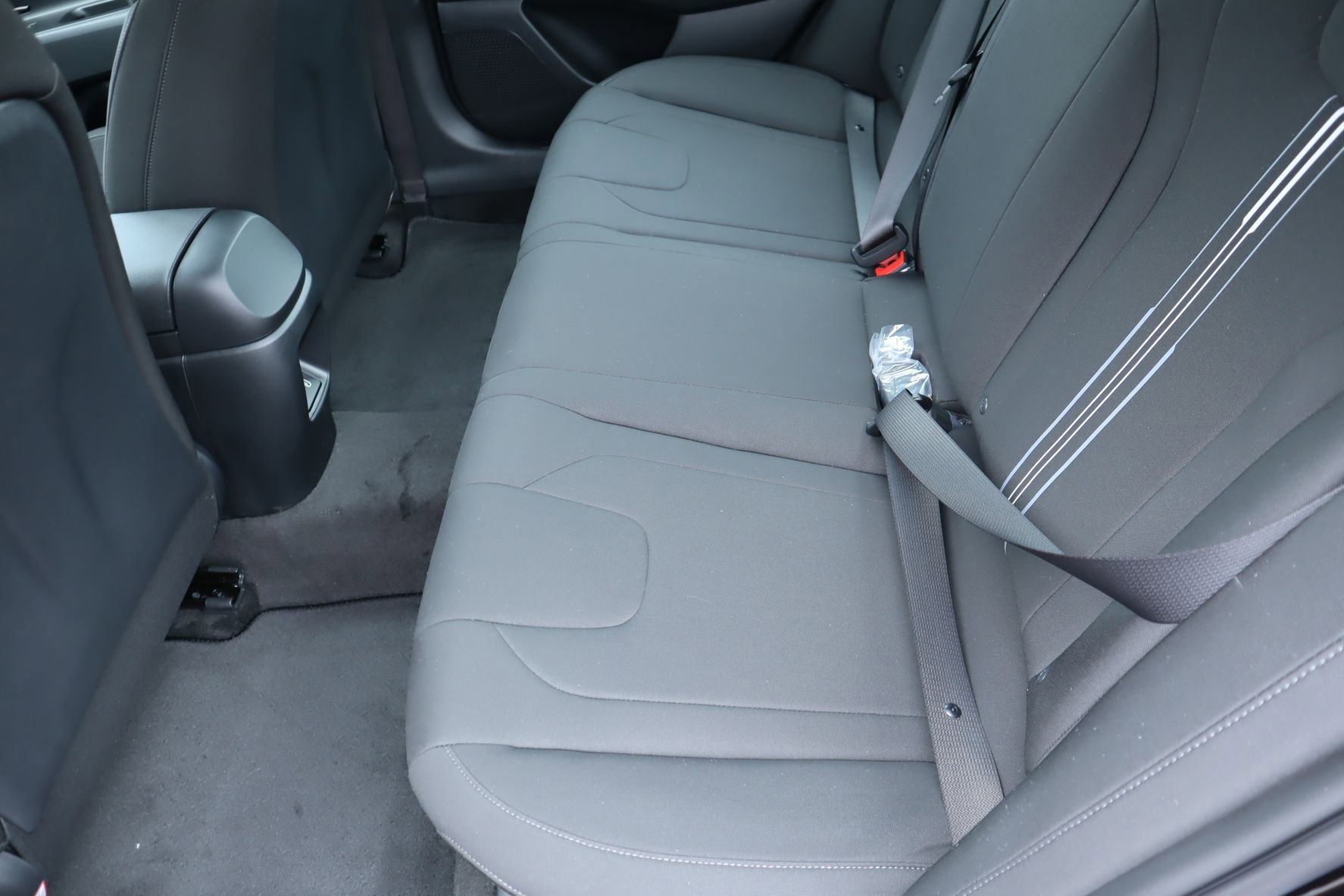 New 2026 Hyundai Elantra Sport FWD image 17