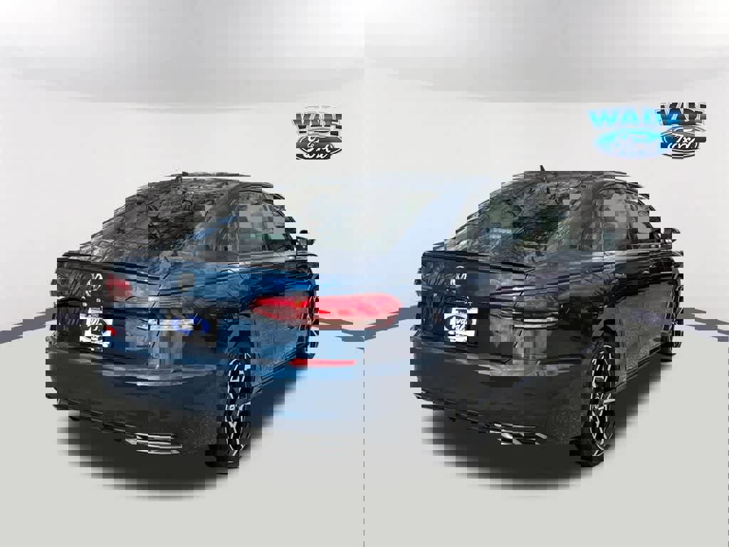 Used 2020 Volkswagen Passat 2.0T R-Line image 5