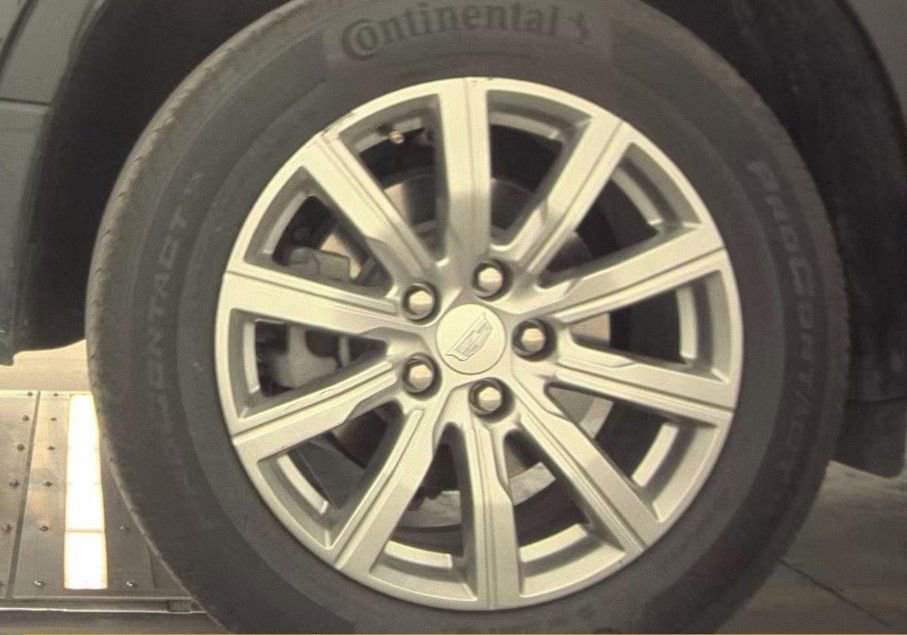 Used 2021 Cadillac XT4 Premium Luxury image 5