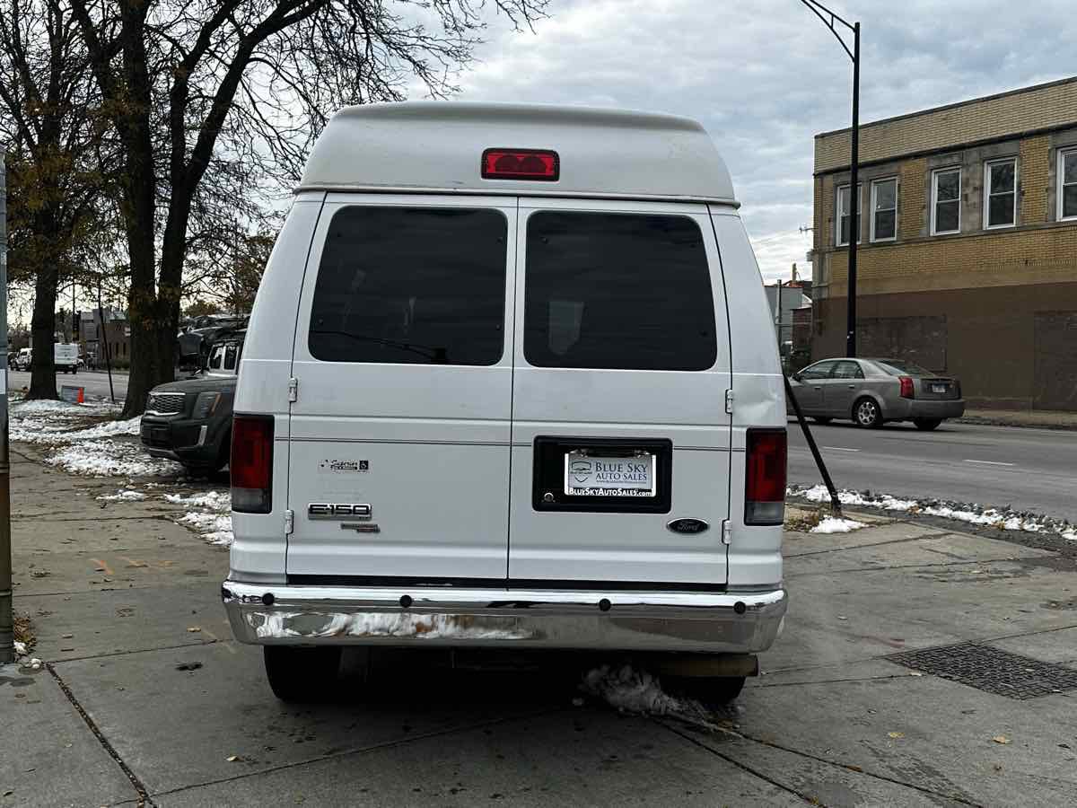 Used 2009 Ford E-150 and Econoline 150 XLT image 5