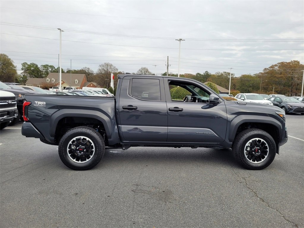 Used 2024 Toyota Tacoma TRD Off-Road image 12