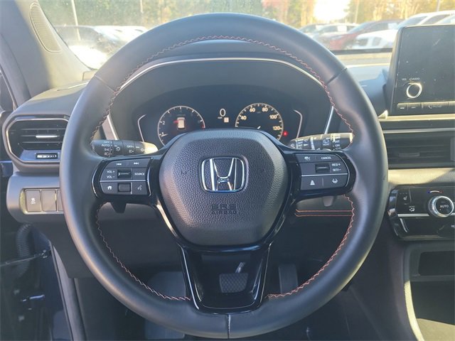 Used 2025 Honda Pilot Sport image 22