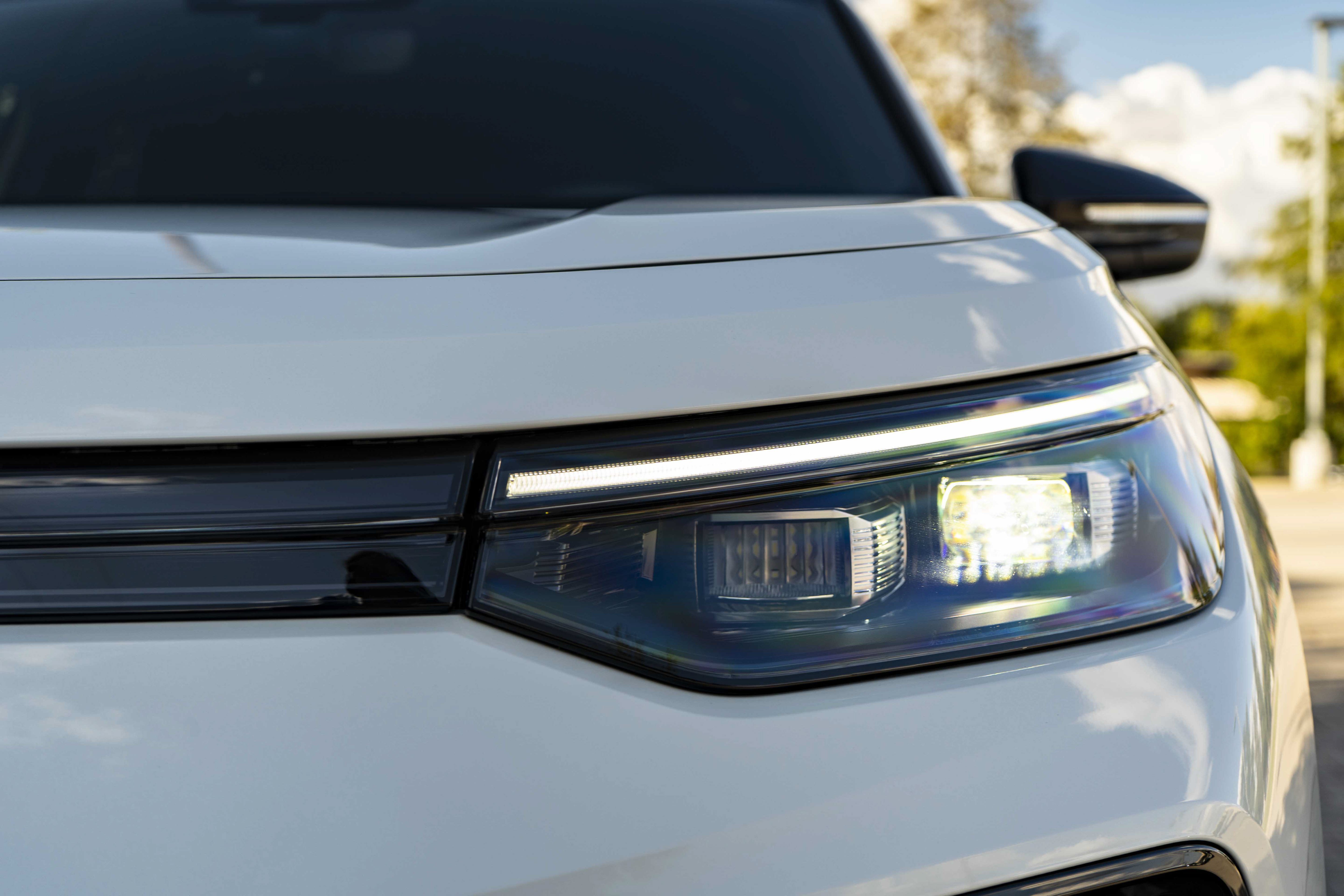 Certified 2026 Volkswagen Tiguan SE R-Line FWD image 10