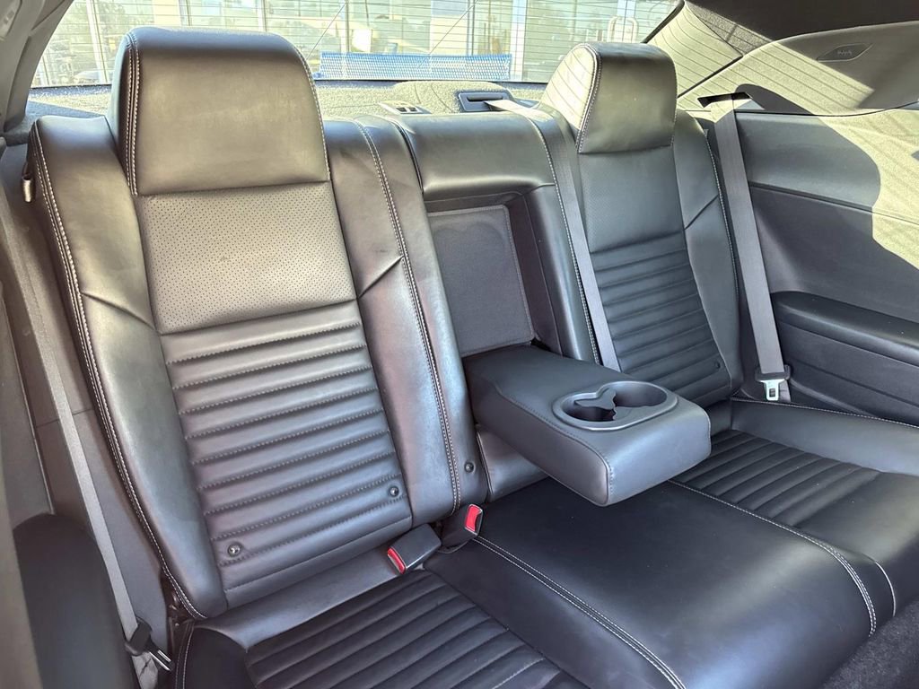 Used 2013 Dodge Challenger R/T image 10