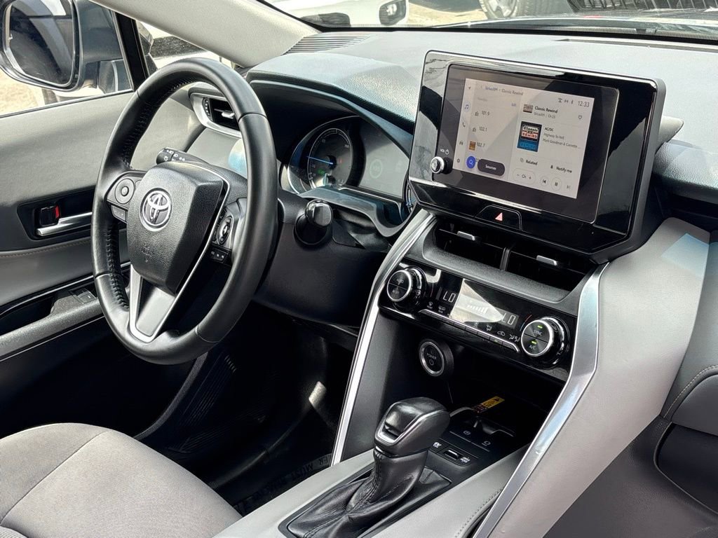 Used 2023 Toyota Venza LE image 27