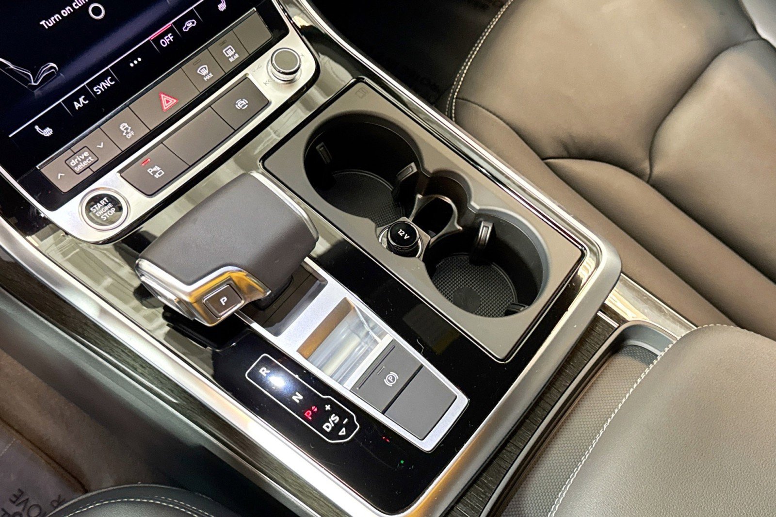 Used 2025 Audi Q8 Premium w/ Black Optic Package image 16