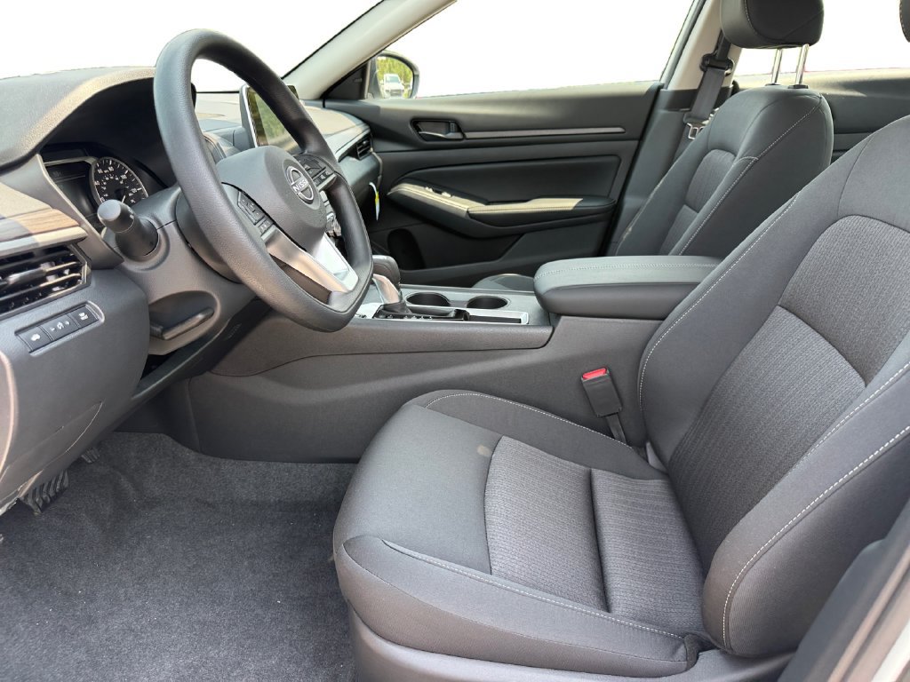 New 2026 Nissan Altima 2.5 SV FWD image 9