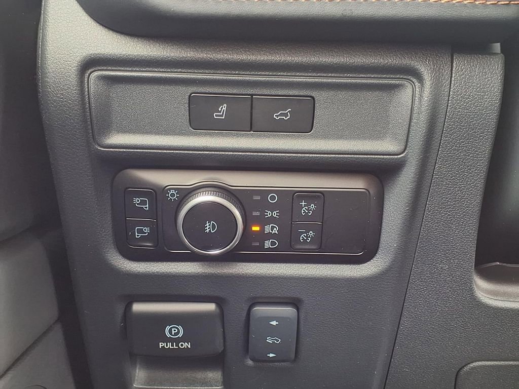 Used 2024 Ford Expedition Platinum AWD/4WD image 24