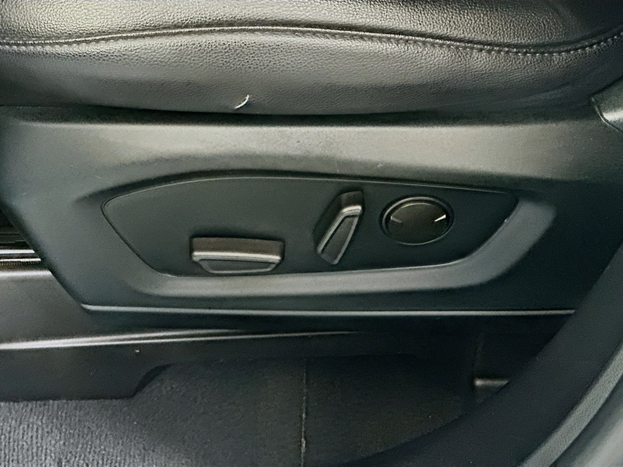Used 2022 Ford Explorer Limited RWD image 13